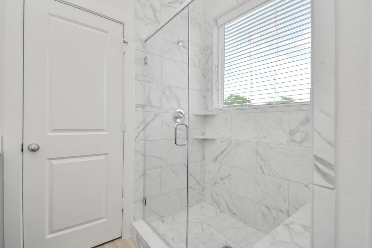 Casa Azure - New Modern 3 Bedroom Med Center, Nrg, Uh Хюстън Екстериор снимка